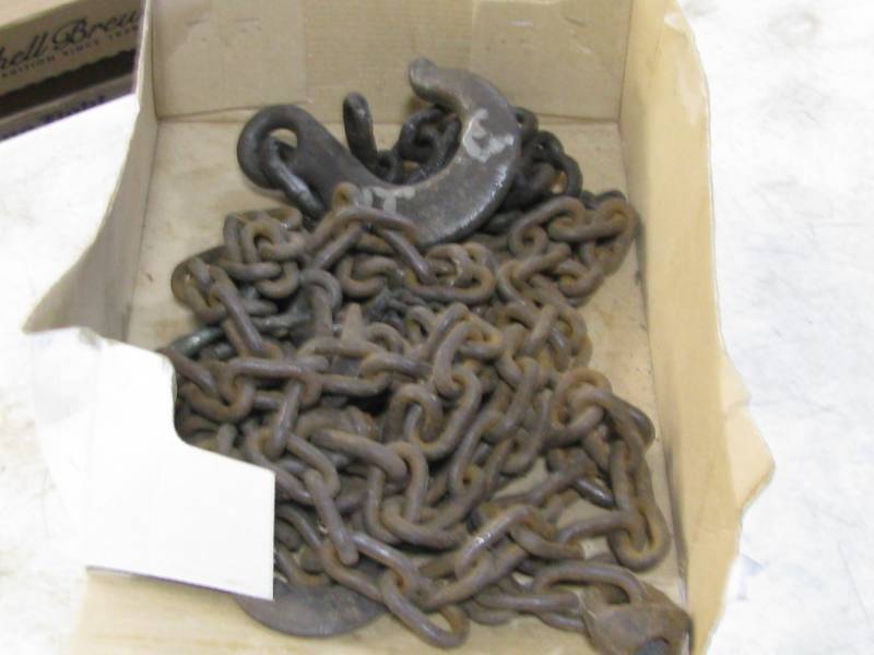 lot 10 image: Chain & Chain Parts