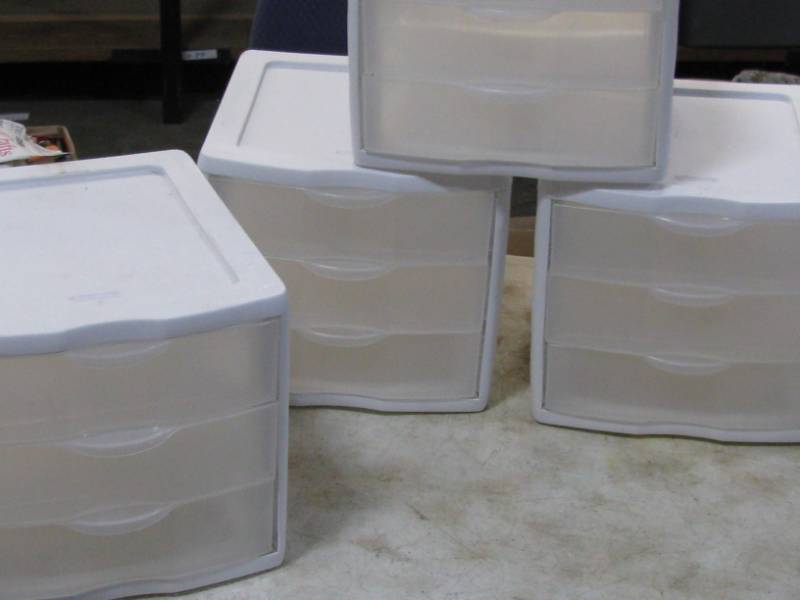 lot 28 image: Storage Containers
