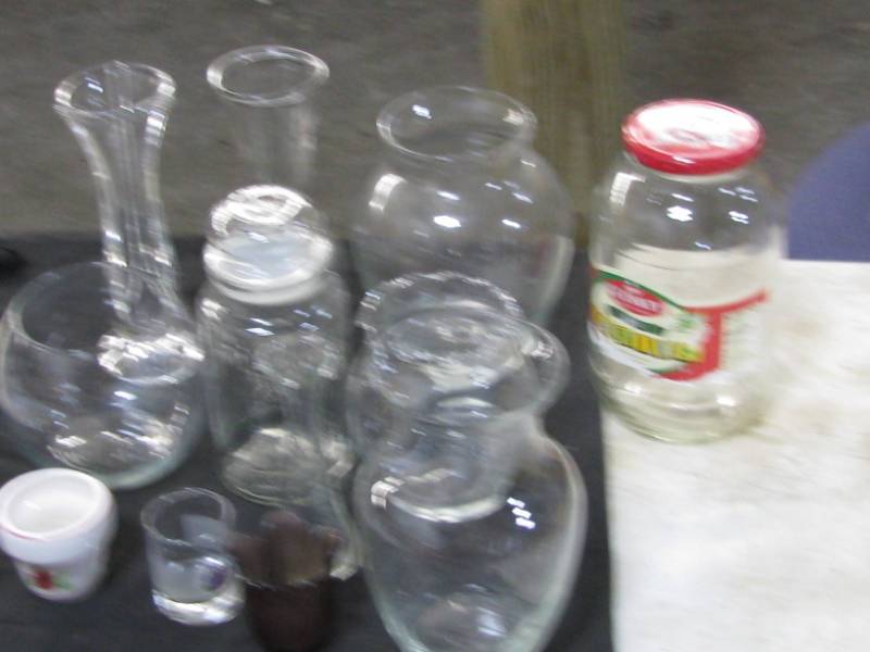 lot 39 image: Misc Glassware
