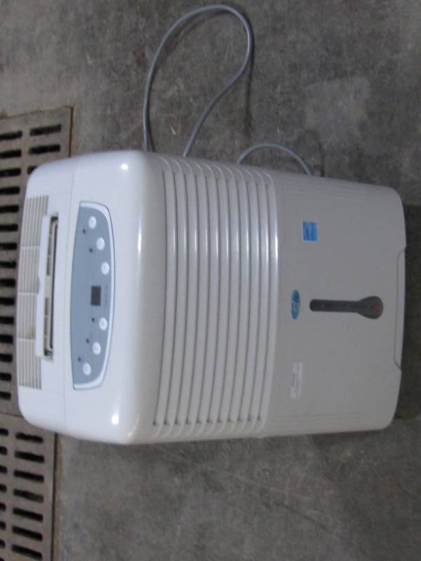 lot 55 image: Dehumidifier