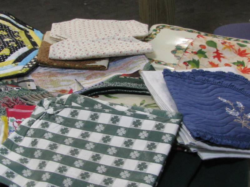 lot 57 image: Place mats & Table Clothes