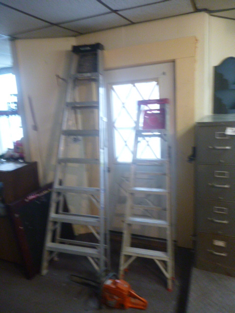 2 Ladders and Chain Saw