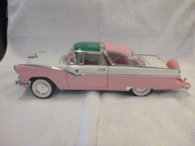 1955 Ford Fairlane Crown Victoria Die Cast Model Car