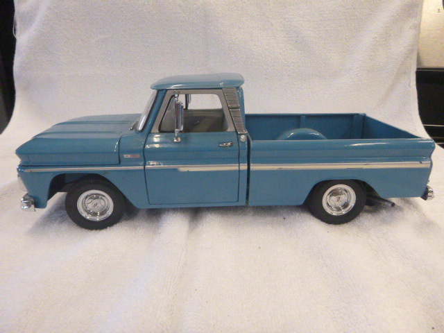 1965 Chevrolet Fleetside Die Cast Model Truck