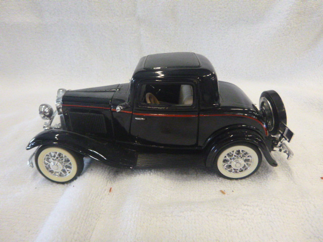 1932 Ford 3-Window Coupe Die Cast Model Car