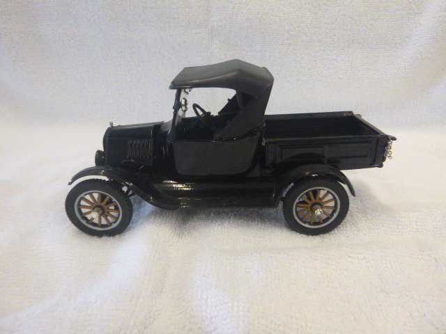 1925 Ford Model T Die Cast Model Truck