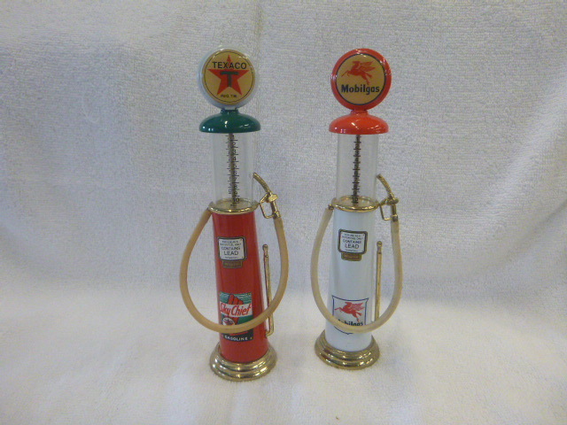 2 Gear Box Limited Edition Gas Pump Die Cast Models
