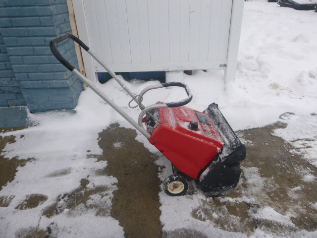 Toro S-200 Snowblower