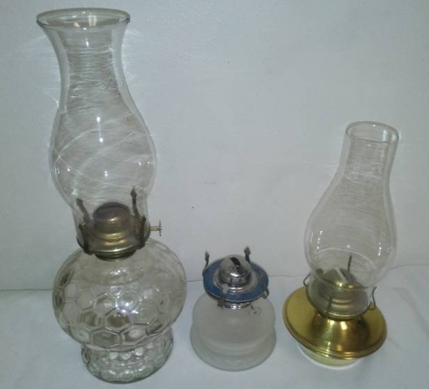lot 55 image: 3 vintage oil lamps.