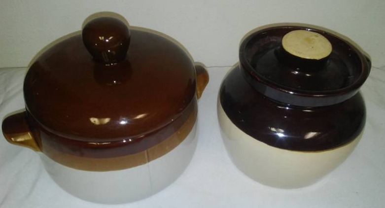 lot 57 image: 2 Bean Pots - 1 Roseville.
