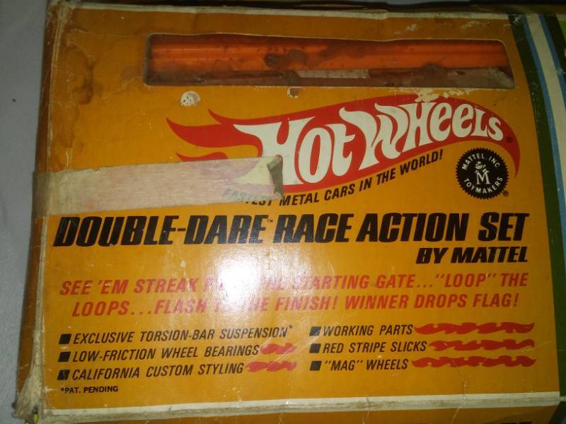 lot 62 image: 2 Hot Wheels sets fairly complete.