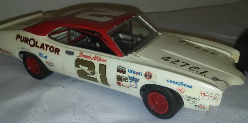 lot 105 image: Model cars, 125 scale. Dune buggy, Donnie Allison, Javelin.