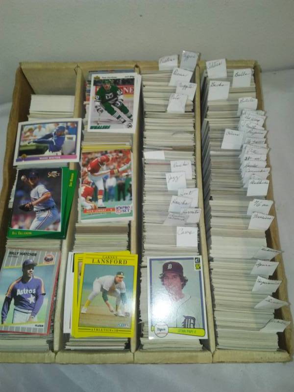 lot 119 image: 3000 trading cards MLB, NBA, NFL, NHL