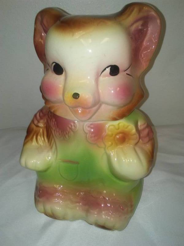 lot 124 image: Vintage 1940s American bisque bear girl cookie jar.