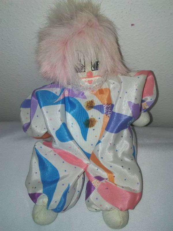lot 129 image: Q  Tee Clown
