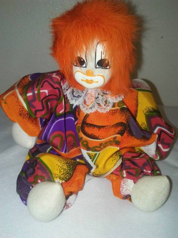 lot 130 image: Q  Tee Clown