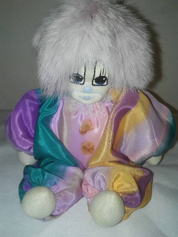 lot 131 image: Q  Tee Clown