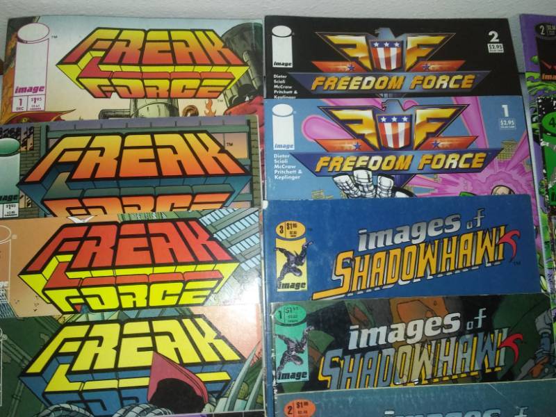 lot 140 image: 32 Comics - Shadow Hawk, Urth 4, freak Force and more.