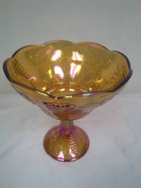 lot 162 image: Vintage Carnival Glass footed compote candy dish.