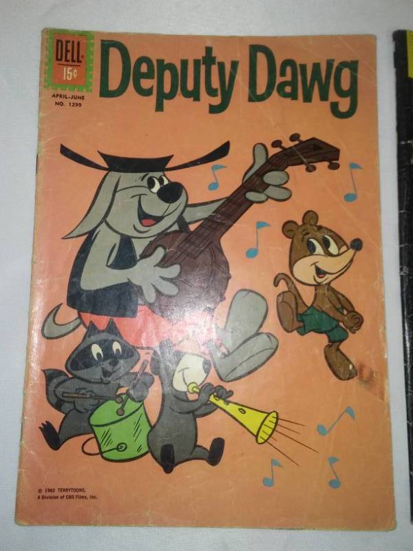 lot 216 image: Deputy Dawg 1962 and Bugs Bunny album 1956