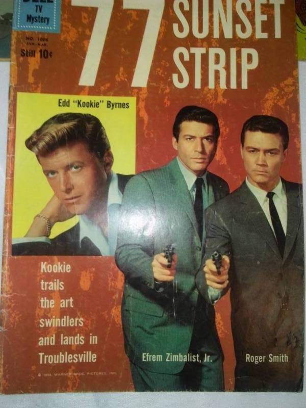 lot 249 image: 3 comics. Dont give up the ship, 1959. 77 Sunset Strip 1960 - very good, Dick Tracy 1957 - Fair.