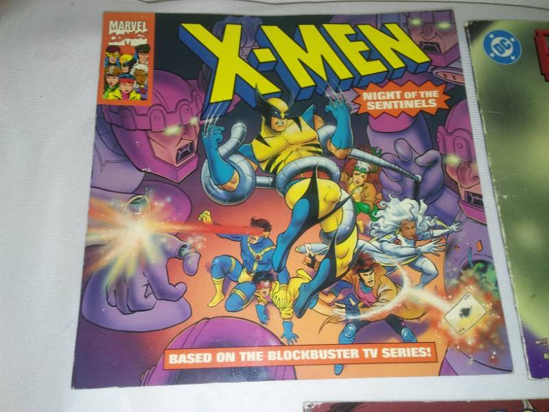 lot 254 image: Five bound book Comics 1990s.