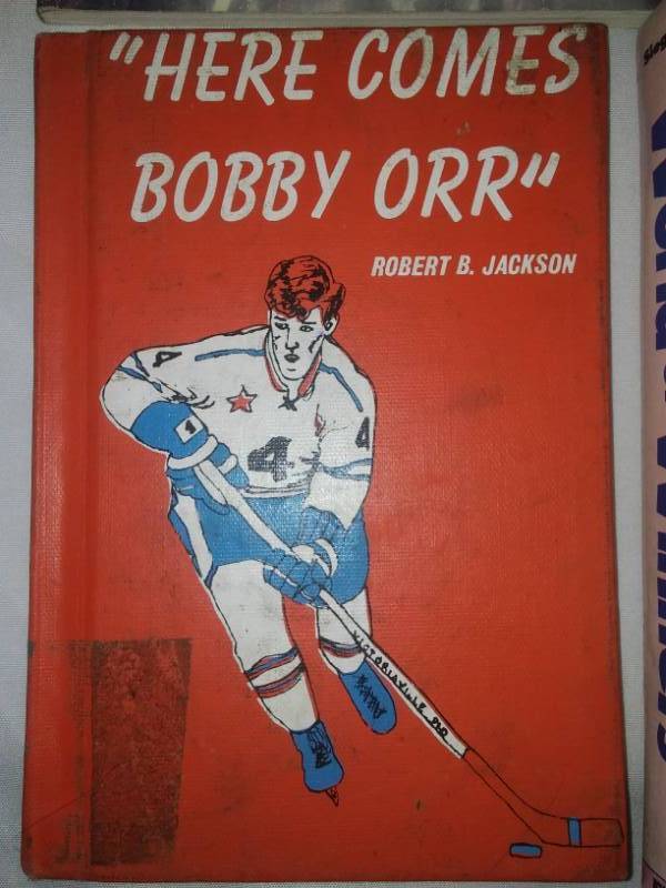 lot 275 image: 5 books - Star Wars, frisbee, Bobby Orr