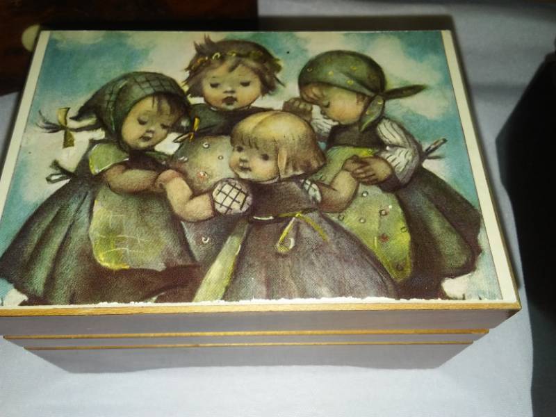 lot 187 image: 5 music boxes - wood,