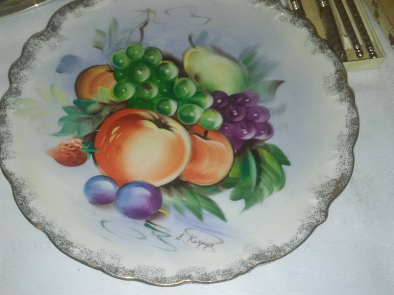 lot 226 image: China serving pieces and more