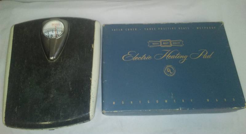 lot 228 image: Borg 1950s mid-century modern scale and heating pad