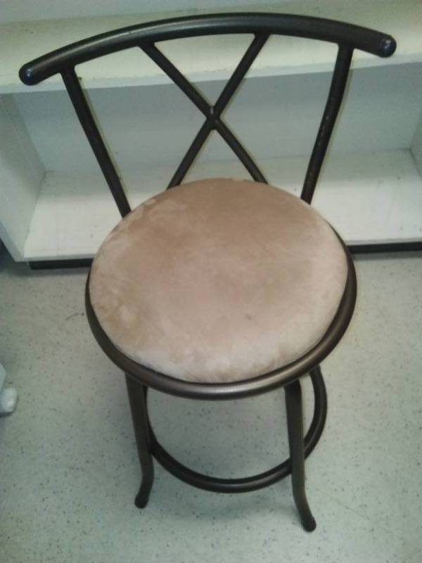 lot 259 image: Metal swivel stool