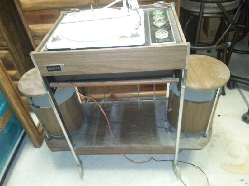 lot 302 image: Stereo Zenith micro - touch turntable 2G phonograph Chrome Caster rack