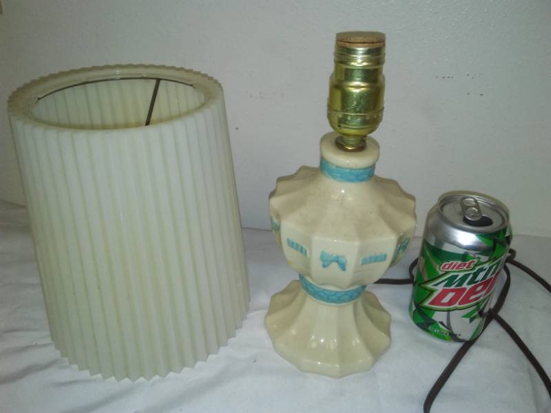 lot 315 image: ceramic pull chain lamps with shade.