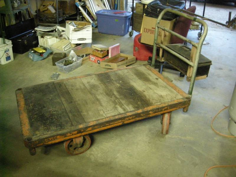 lot 8 image: Heavy Duty Platform Cart