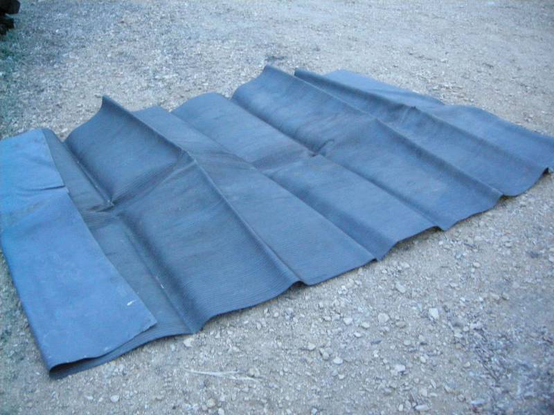 lot 17 image: Vinyl Garage Floor Protector
