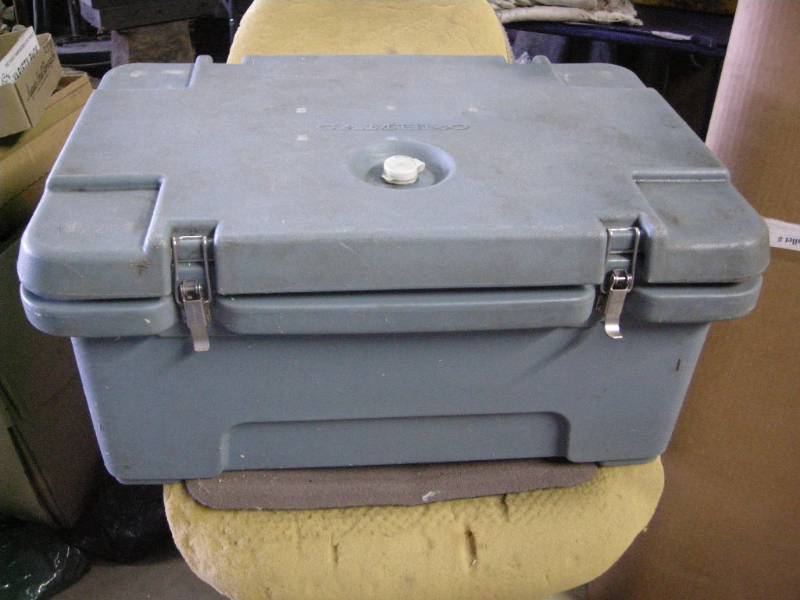 lot 11 image: Cambro Commercial CoolerKeeper