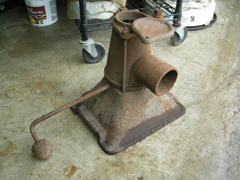 lot 15 image: Vintage Forge Tool