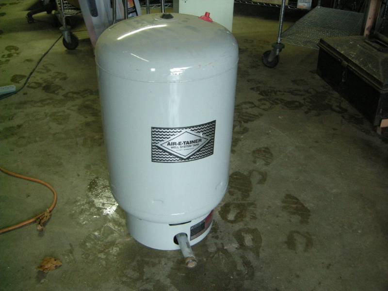 lot 18 image: Air-E-Tainer Well System Tank
