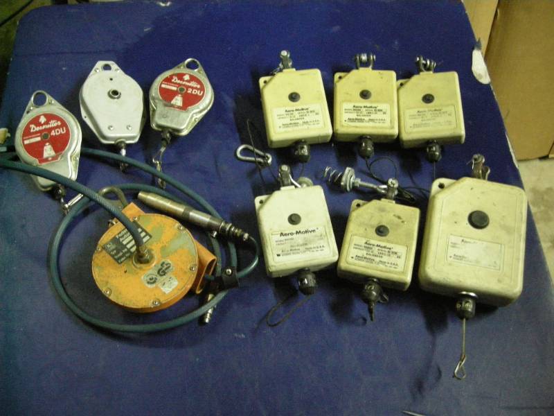 lot 27 image: 10 Assembly Line Tool Balancers