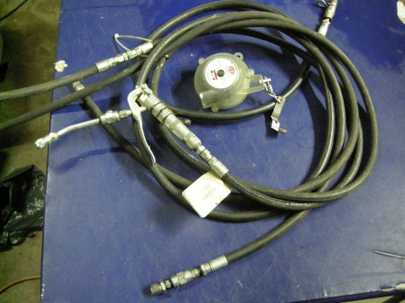 lot 31 image: Air In-Line Grease Gun