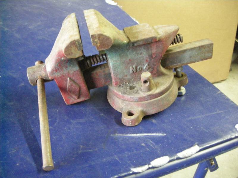 lot 68 image: Vintage 4 Ace Vise