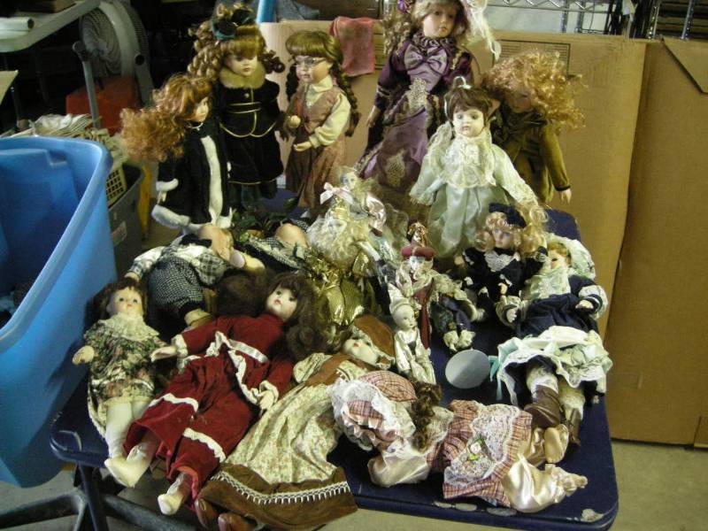 lot 50 image: Porcelain Doll Collection