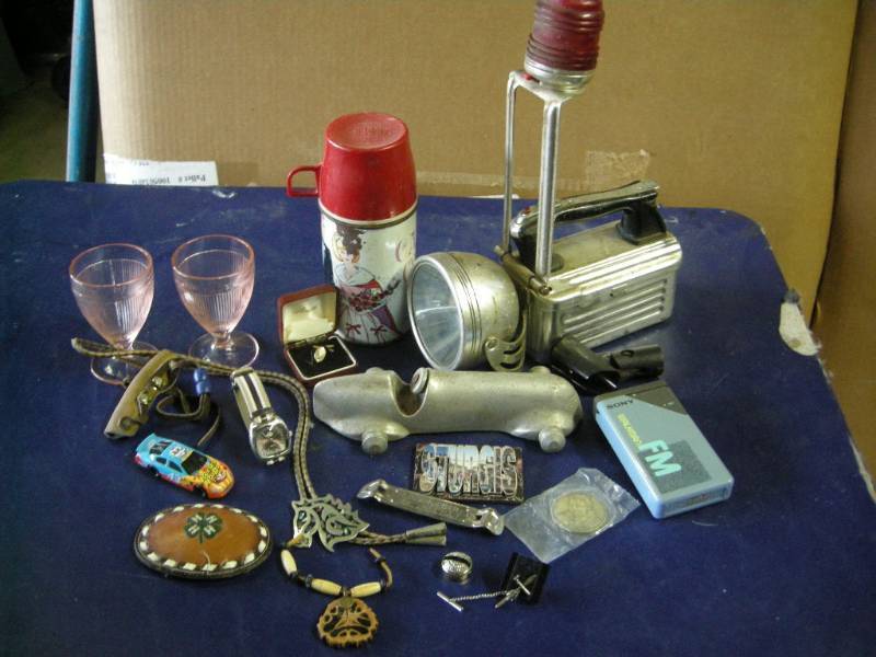 lot 56 image: Vintage Toys, Auto, Jewelry