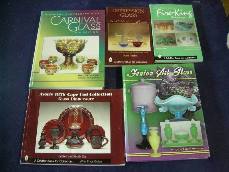 lot 59 image: Collector Glass Reference Books