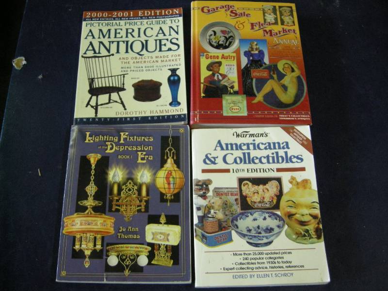 lot 61 image: Antiques and Collectibles Reference Books