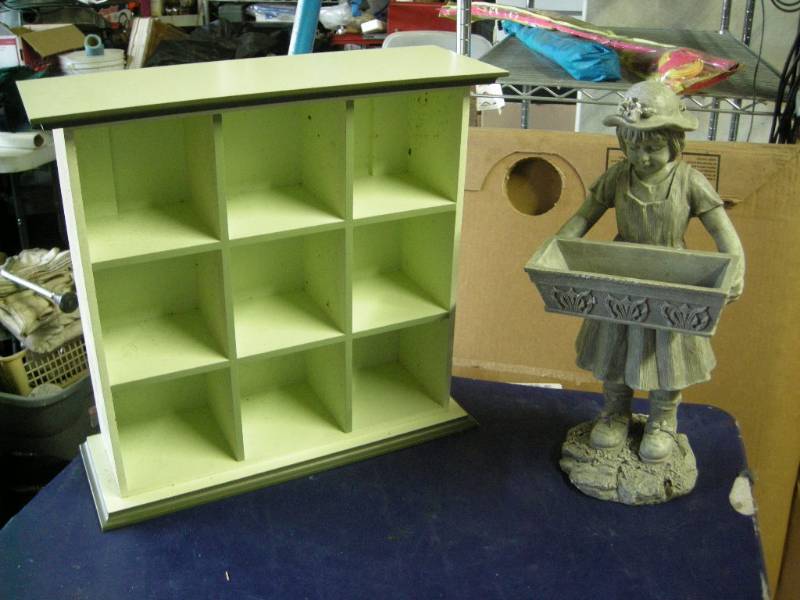 lot 64 image: Decorative Items