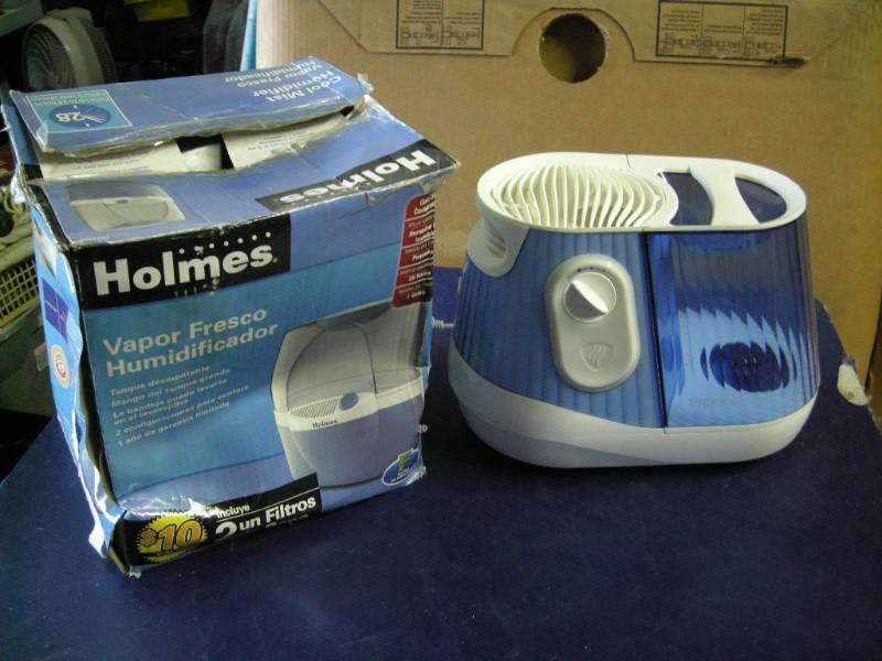 lot 67 image: 2 Humidifiers