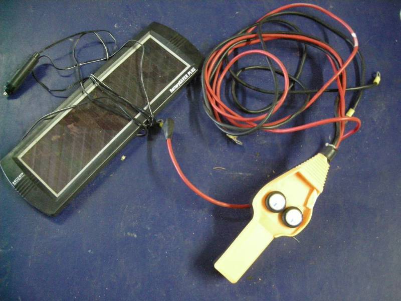 lot 87 image: Electric Controller and Solar Panel