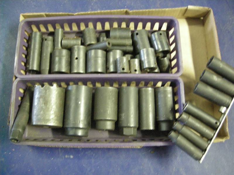 lot 90 image: Group Impact Sockets