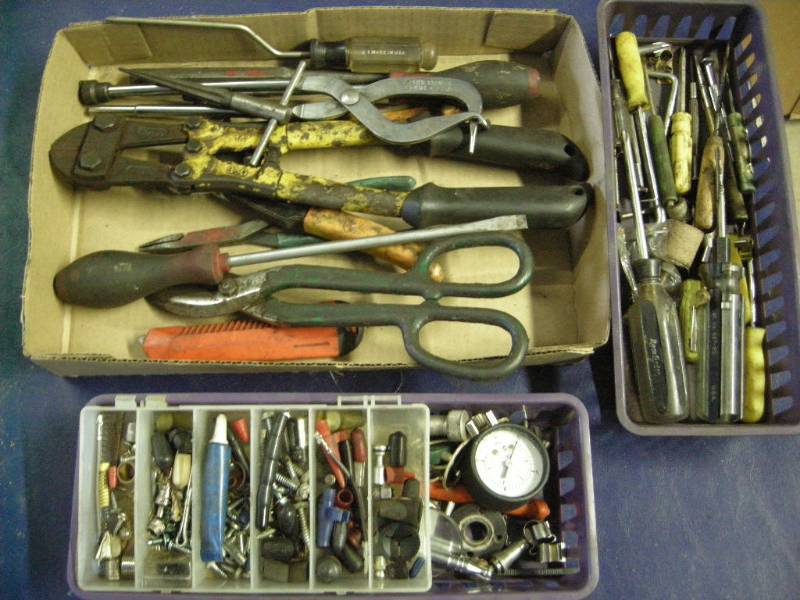 lot 92 image: Misc Tools, Wrenches, Cutters